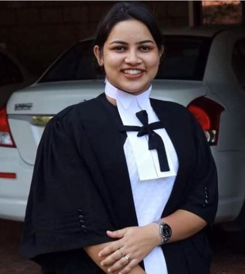 കൂടല്ലൂരിൽ നിന്നും ഒരു അഡ്വക്കേറ്റും കൂടി