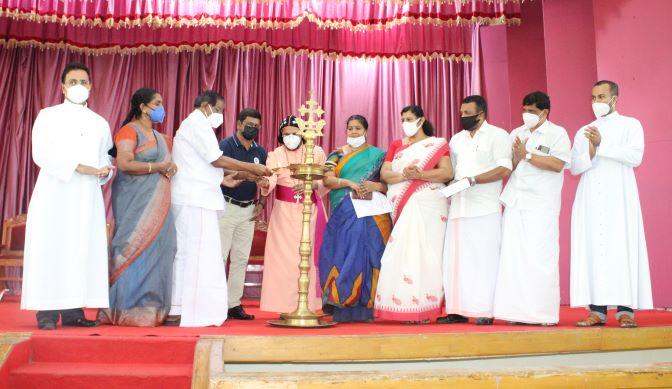 പ്രളയ ദുരിതാശ്വാസം 600 കുടുംബങ്ങള്‍ക്ക് ഭക്ഷ്യകിറ്റുകള്‍ വിതരണം ചെയ്തു