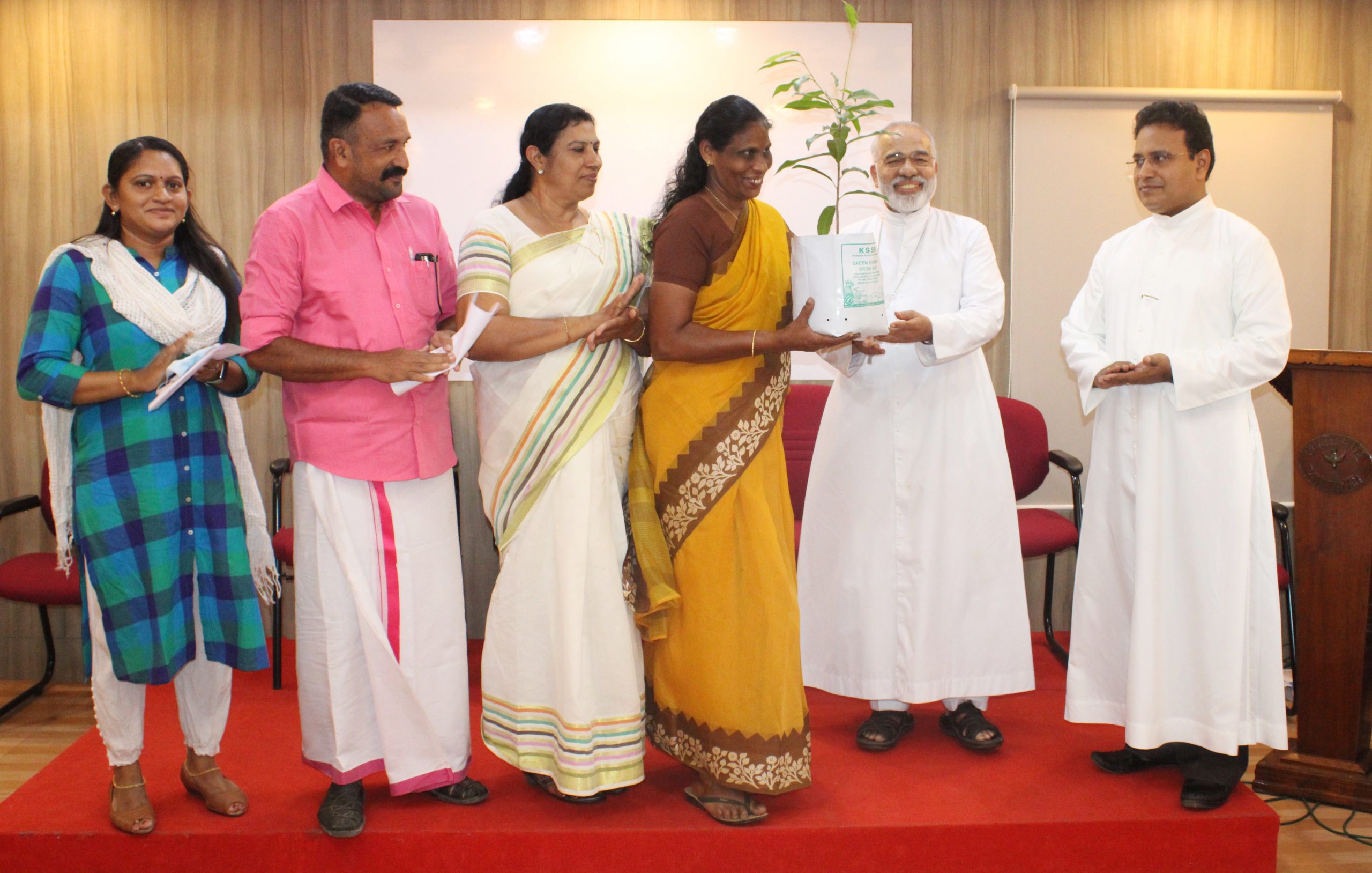 പ്രകൃതിയെ ഹരിതാഭമായി കാത്ത് സംരക്ഷിക്കേണ്ടത് ഓരോരുത്തരുടെയും ഉത്തരവാദിത്വം-മാര്‍ മാത്യു മൂലക്കാട്ട്