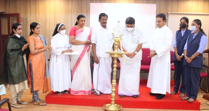 – ഉള്‍ക്കാഴ്ച  – നേഴ്‌സിംഗ് വിദ്യാര്‍ത്ഥികള്‍ക്കായുള്ള സാമൂഹിക അവബോധ പഠനശിബിരം സംഘടിപ്പിച്ചു