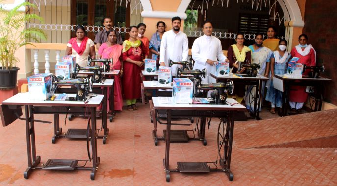 തയ്യല്‍ മിഷ്യന്‍ യൂണിറ്റുകള്‍ വിതരണം ചെയ്തു