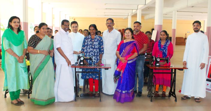 സൗജന്യ തയ്യല്‍ പരിശീലനവും തയ്യല്‍ മെഷീന്‍ യൂണിറ്റുകളും ലഭ്യമാക്കി