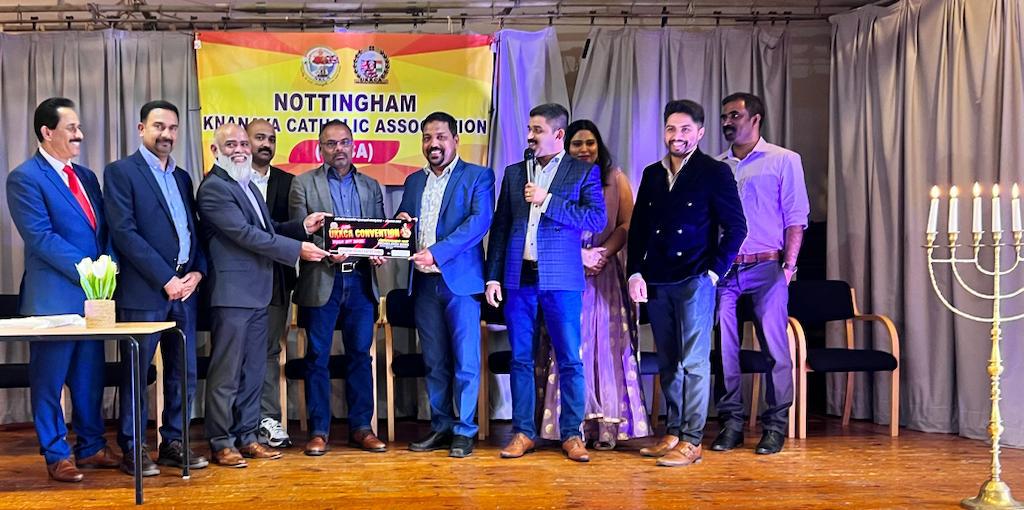 UKKCA യുടെ 20 മത് കൺവൻഷൻ ടിക്കറ്റ് വിൽപ്പനയുടെകിക്കോഫ് നോട്ടിംഗ്ഹാമിൽവച്ച് UKKCA പ്രസിഡൻറ് ശ്രീ സിബി കണ്ടത്തിൽ ശ്രീ സിബിമാത്യു മുളകനാലിന് ആദ്യടിക്കറ്റ് നൽകി നിർവ്വഹിച്ചു