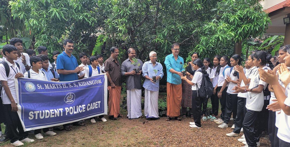 നാടിനെ പച്ചപ്പണിയിക്കാൻ കിടങ്ങൂർ സെന്റ് മേരീസ് എച്ച്.എസ്.എസ്.