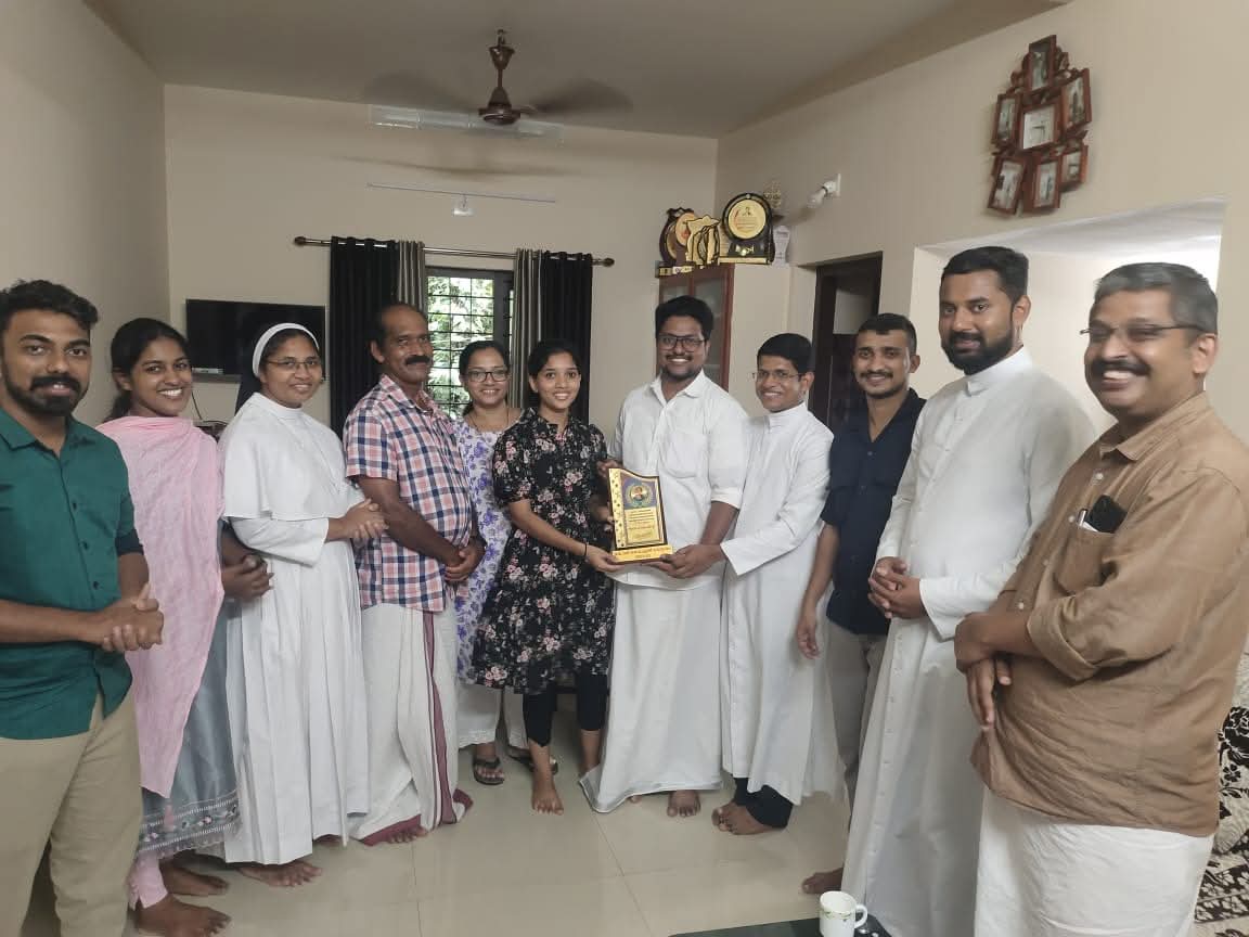 അനീഷ ജോഷിക്ക് കെ സി വൈ എല്‍ അതിരൂപത സമിതിയുടെ ആദരം