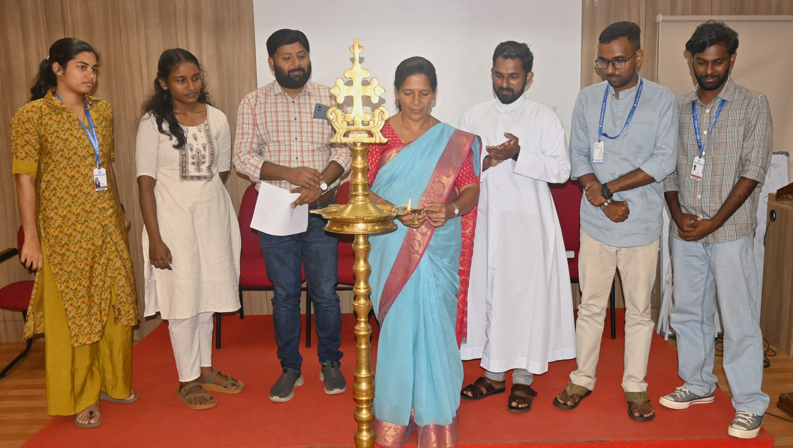 സോഷ്യല്‍ വര്‍ക്ക് വിദ്യാര്‍ത്ഥികള്‍ക്കായി സാമൂഹ്യ അവബോധ പഠന ശിബിരം സംഘടിപ്പിച്ചു