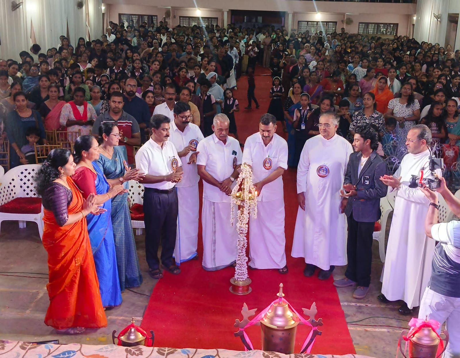 സ്കൂൾ വാർഷികവും യാത്രയയപ്പ് സമ്മേളനവും