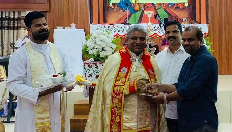 CBCI ദേശീയ അവാര്‍ഡ് ജേതാവ് റവ.ഡോ.ജോസുകുട്ടി മഠത്തിപ്പറമ്പിലിനെ ബാംഗ്ലൂർ ക്നാനായ സമൂഹം ആദരിച്ചു