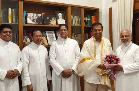 മന്ത്രി റോജി എം. ജോണ്‍ മാര്‍ മാത്യൂ മൂലക്കാട്ട് മെത്രാപ്പോലീത്തയെ സന്ദര്‍ശിച്ചു